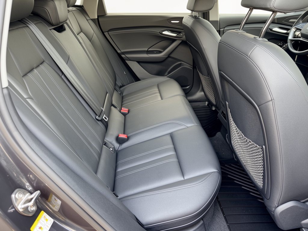 Certified 2025 Audi Q6 e-tron Premium Plus w/ Premium Plus AWD/4WD image 29