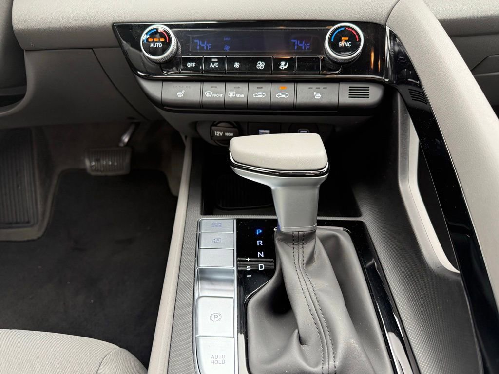 Certified 2024 Hyundai Elantra SEL w/ Convenience Package FWD image 22