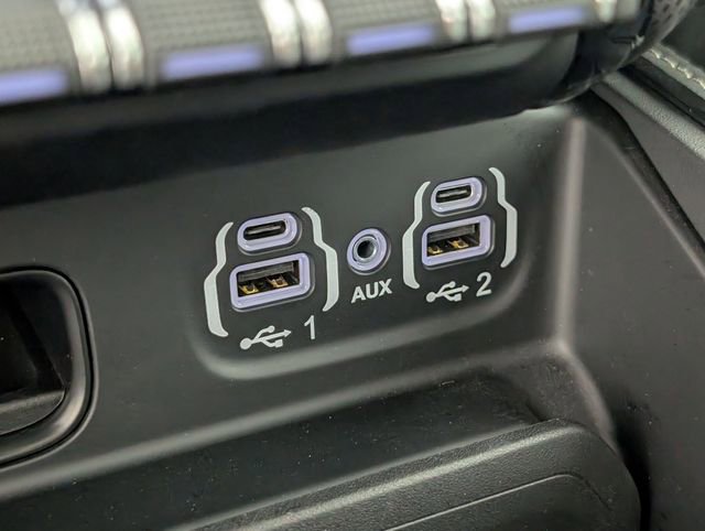 Used 2024 RAM 2500 Limited image 23