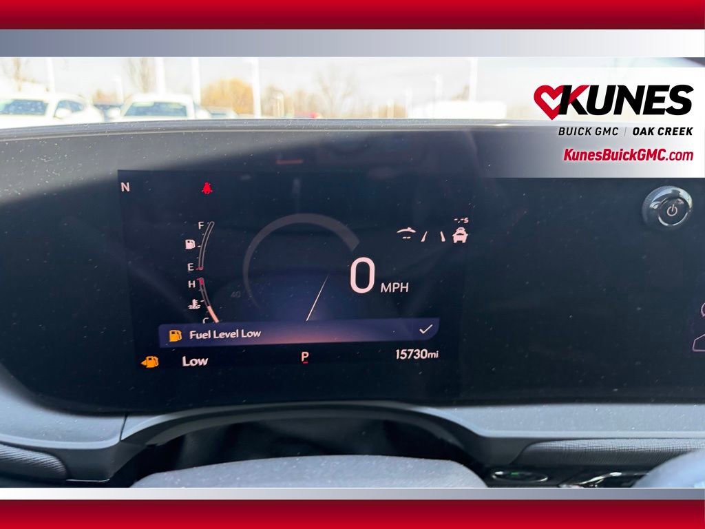 Used 2025 Buick Envista Sport Touring w/ Convenience II Package FWD image 18