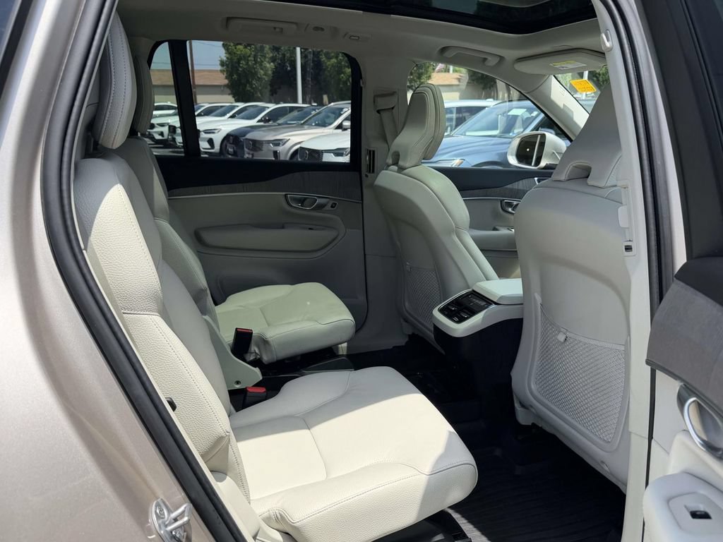 Used 2024 Volvo XC90 B6 Plus w/ Protection Package Premier AWD/4WD image 13