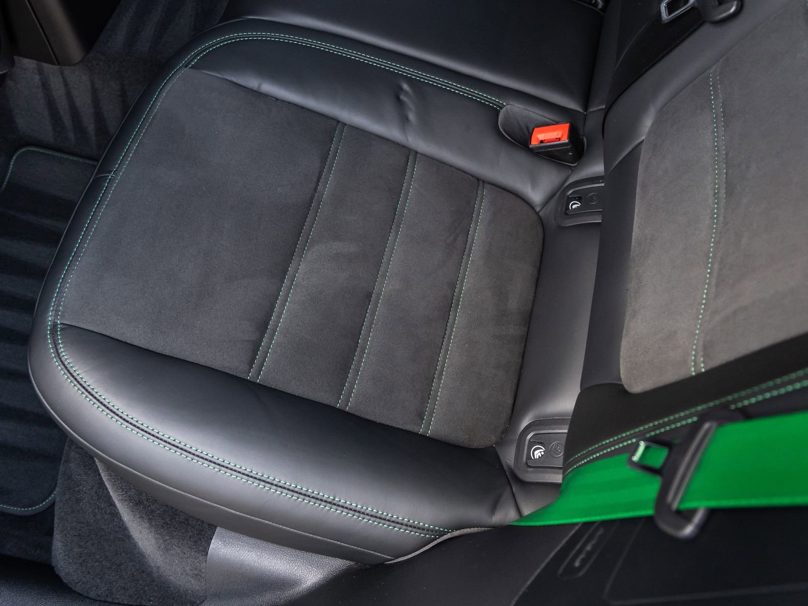 Certified 2023 Porsche Macan GTS AWD/4WD image 39