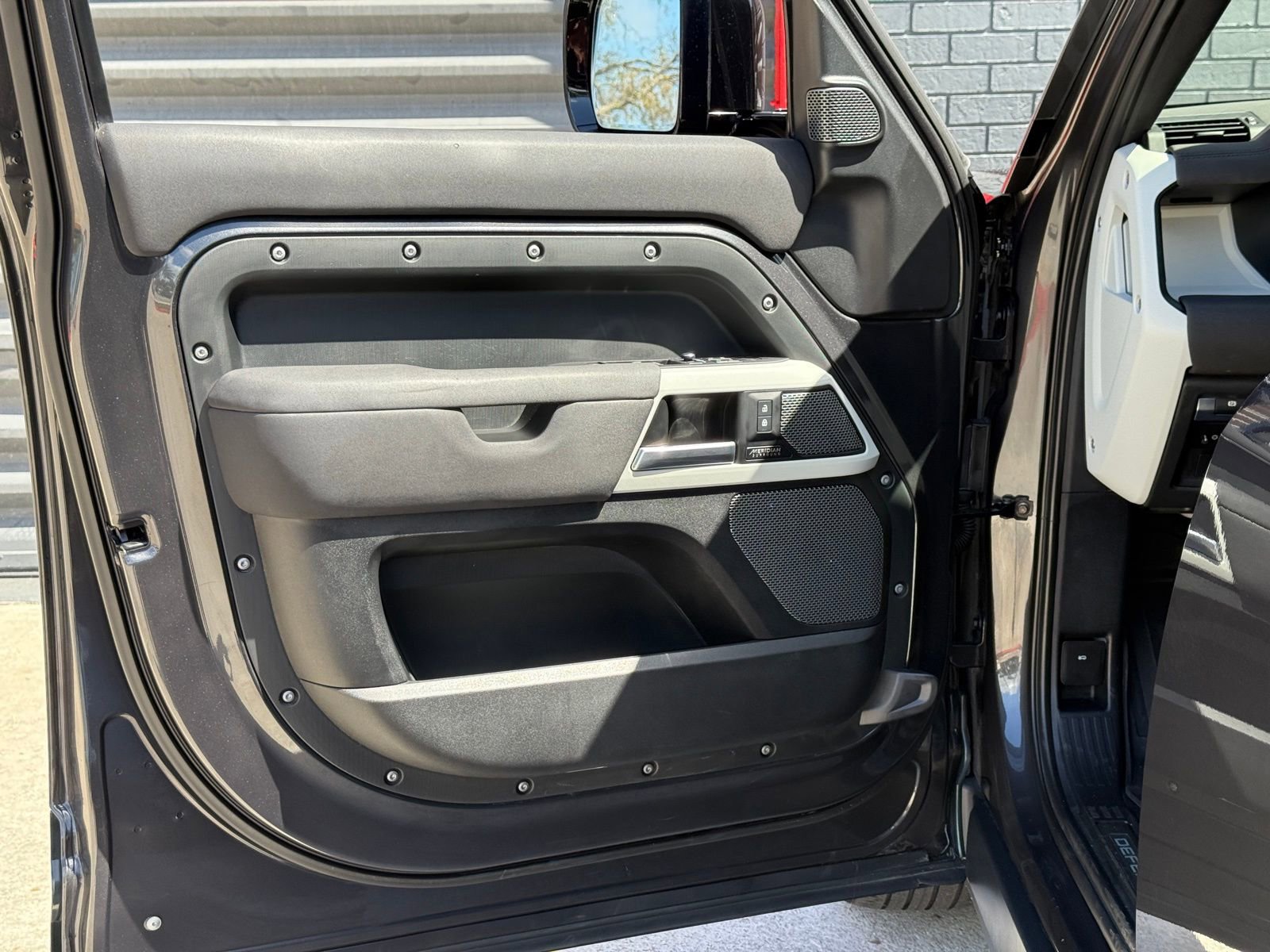 Used 2022 Land Rover Defender 110 X-Dynamic SE image 13