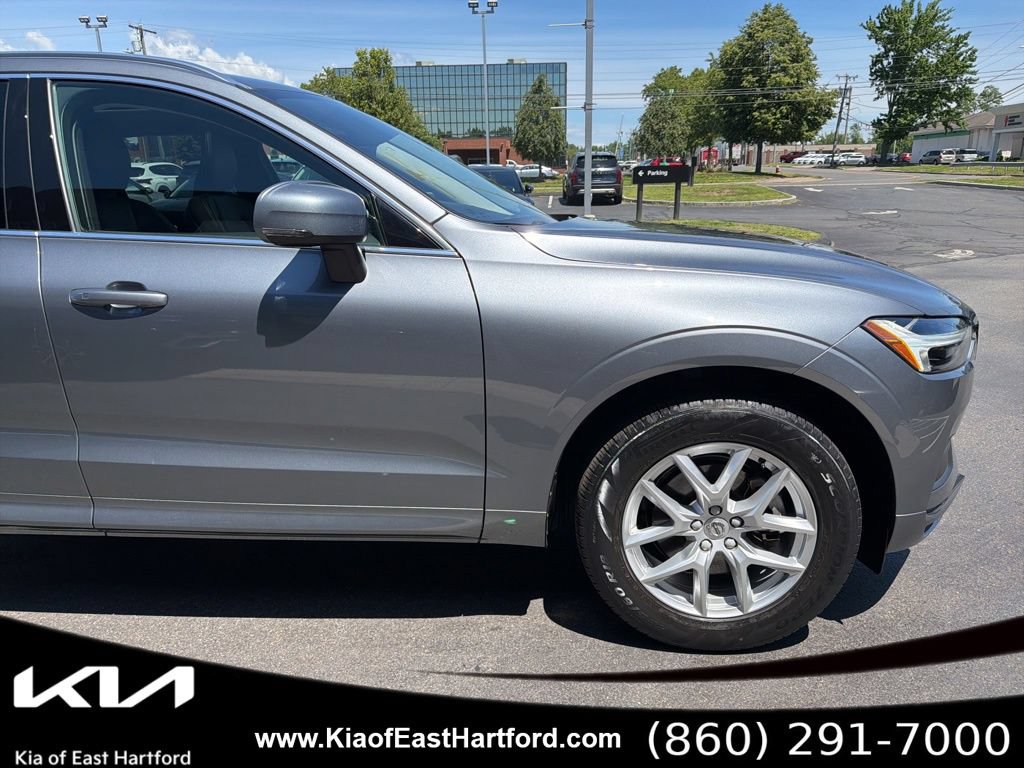Used 2021 Volvo XC60 T5 Momentum AWD/4WD image 6