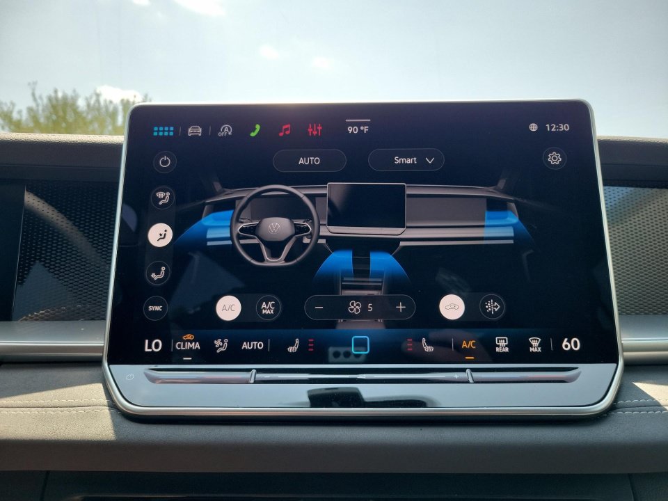 New 2026 Volkswagen Tiguan SE R-Line FWD image 18