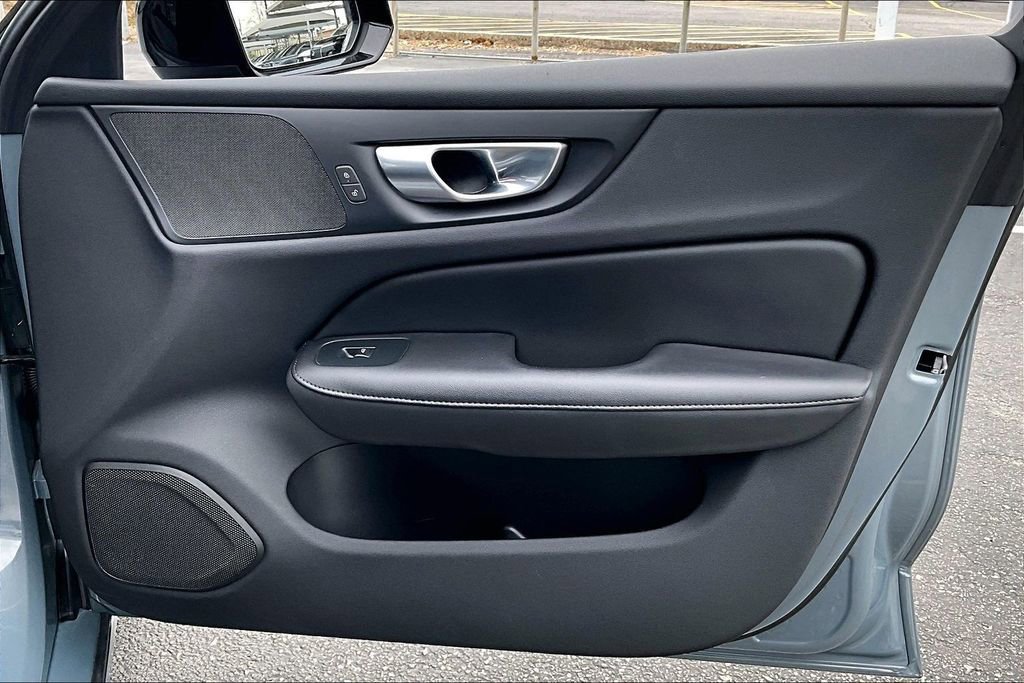 Used 2024 Volvo S60 B5 Core image 23