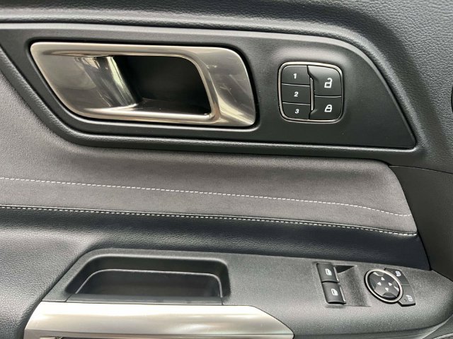 Certified 2019 Ford Mustang Shelby GT350 w/ Technology Package RWD image 18