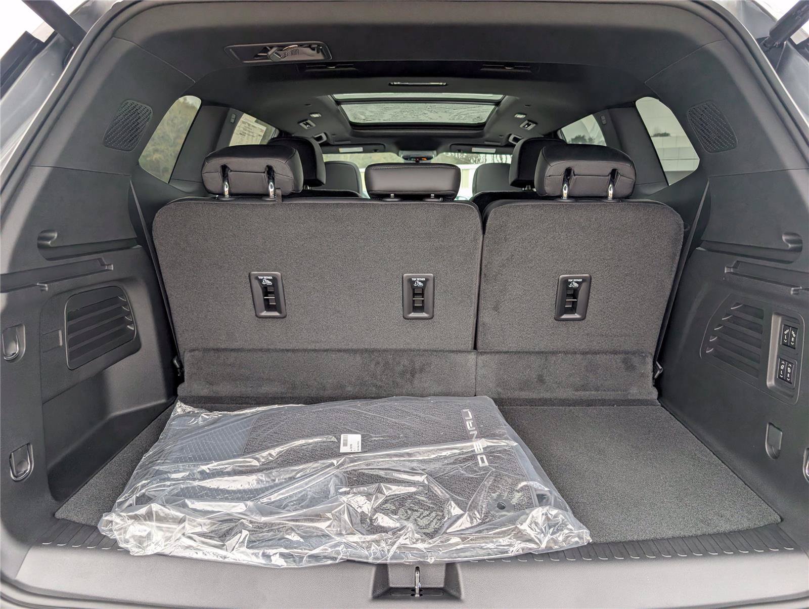 New 2026 GMC Acadia Denali w/ Super Cruise Package FWD image 34