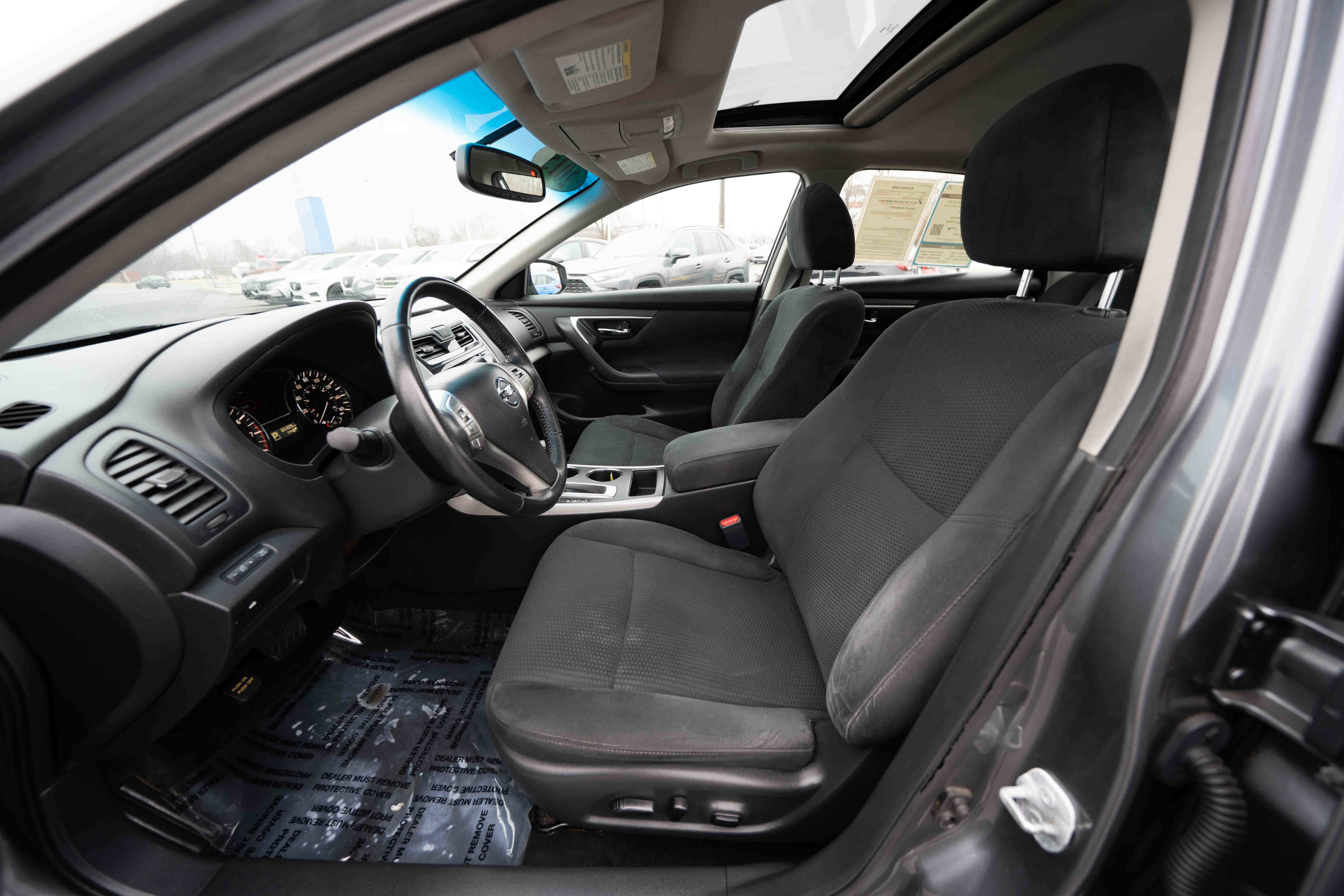 Used 2015 Nissan Altima 2.5 SV w/ Convenience Package image 9