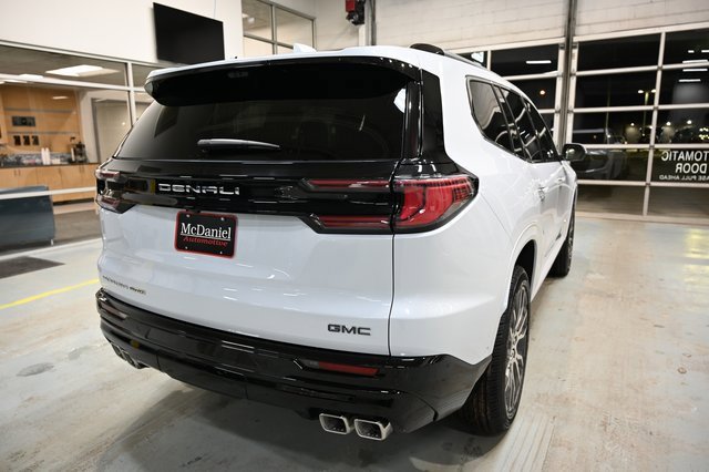 New 2026 GMC Acadia Denali Ultimate w/ LPO, Floor Liner Package image 5