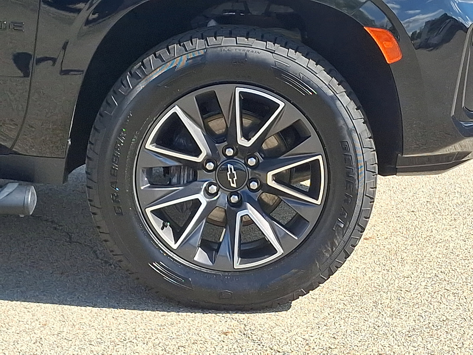 Used 2021 Chevrolet Tahoe Z71 w/ Rear Media and Nav Package image 8