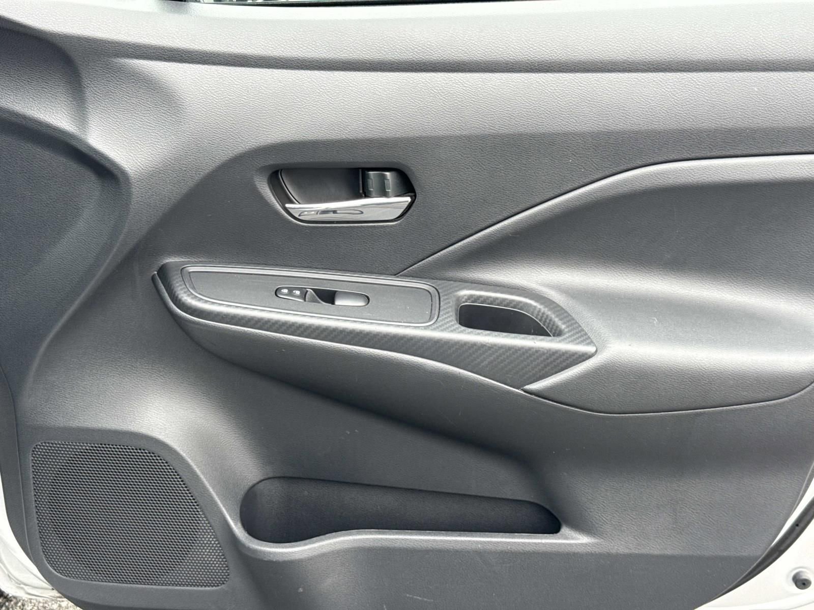 Used 2023 Nissan Versa SV image 23