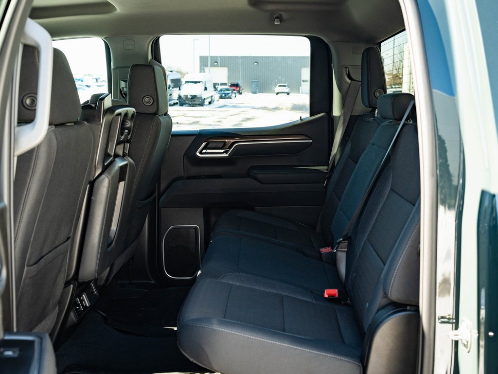 Used 2025 Chevrolet Silverado 1500 LT image 37