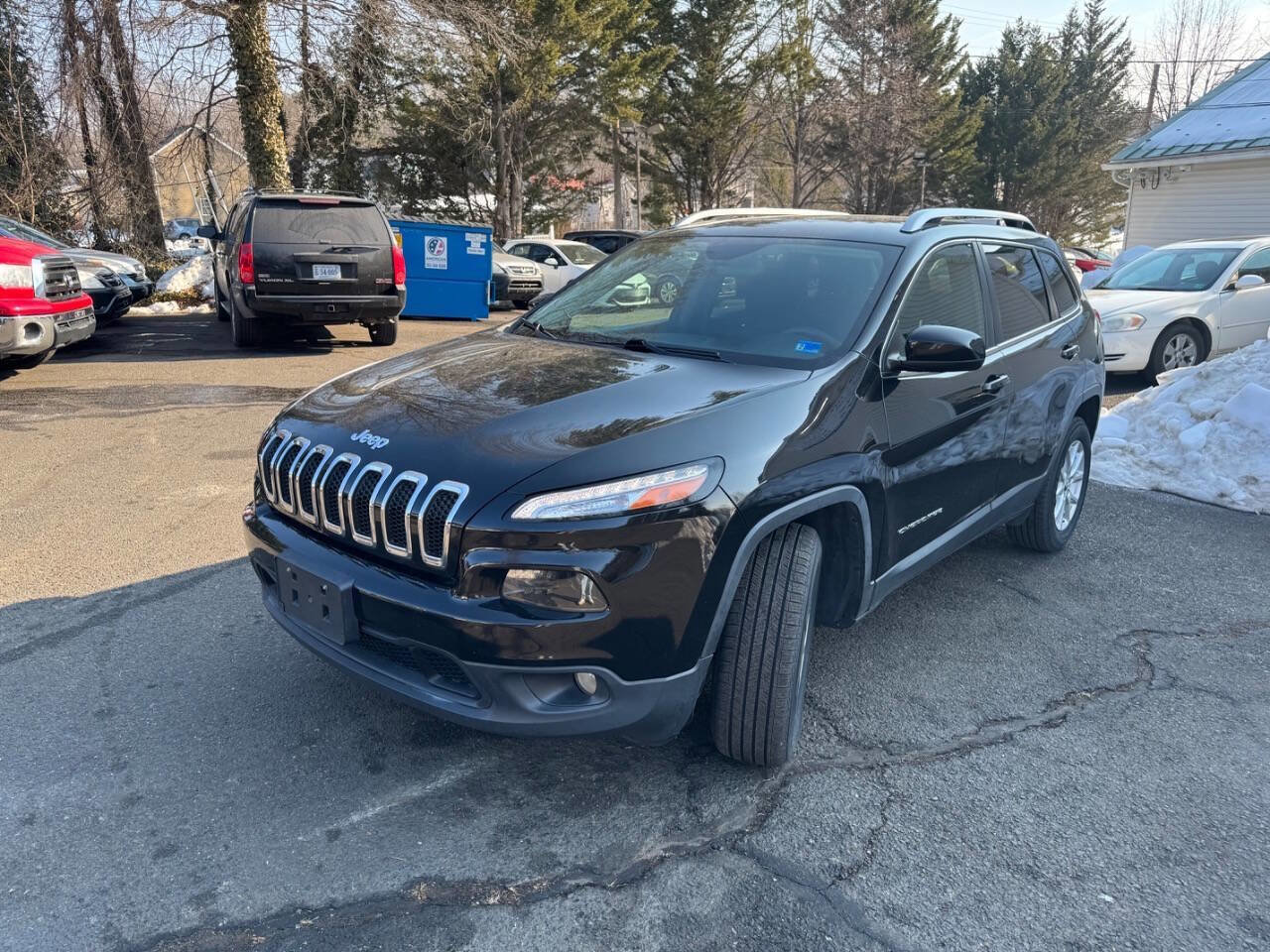 Used 2017 Jeep Cherokee Latitude w/ Cold Weather Group image 3