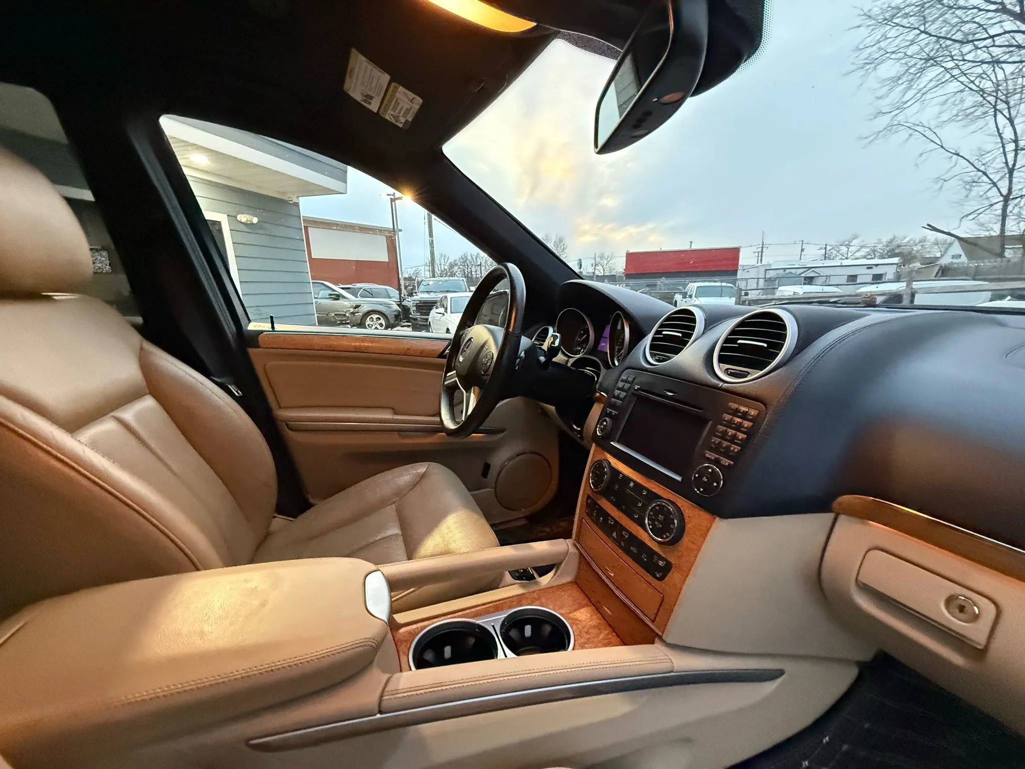 Used 2012 Mercedes-Benz GL 550 GL 550 4MATIC Sport Utility 4D image 33