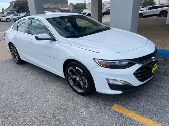 Used 2024 Chevrolet Malibu LT FWD image 2