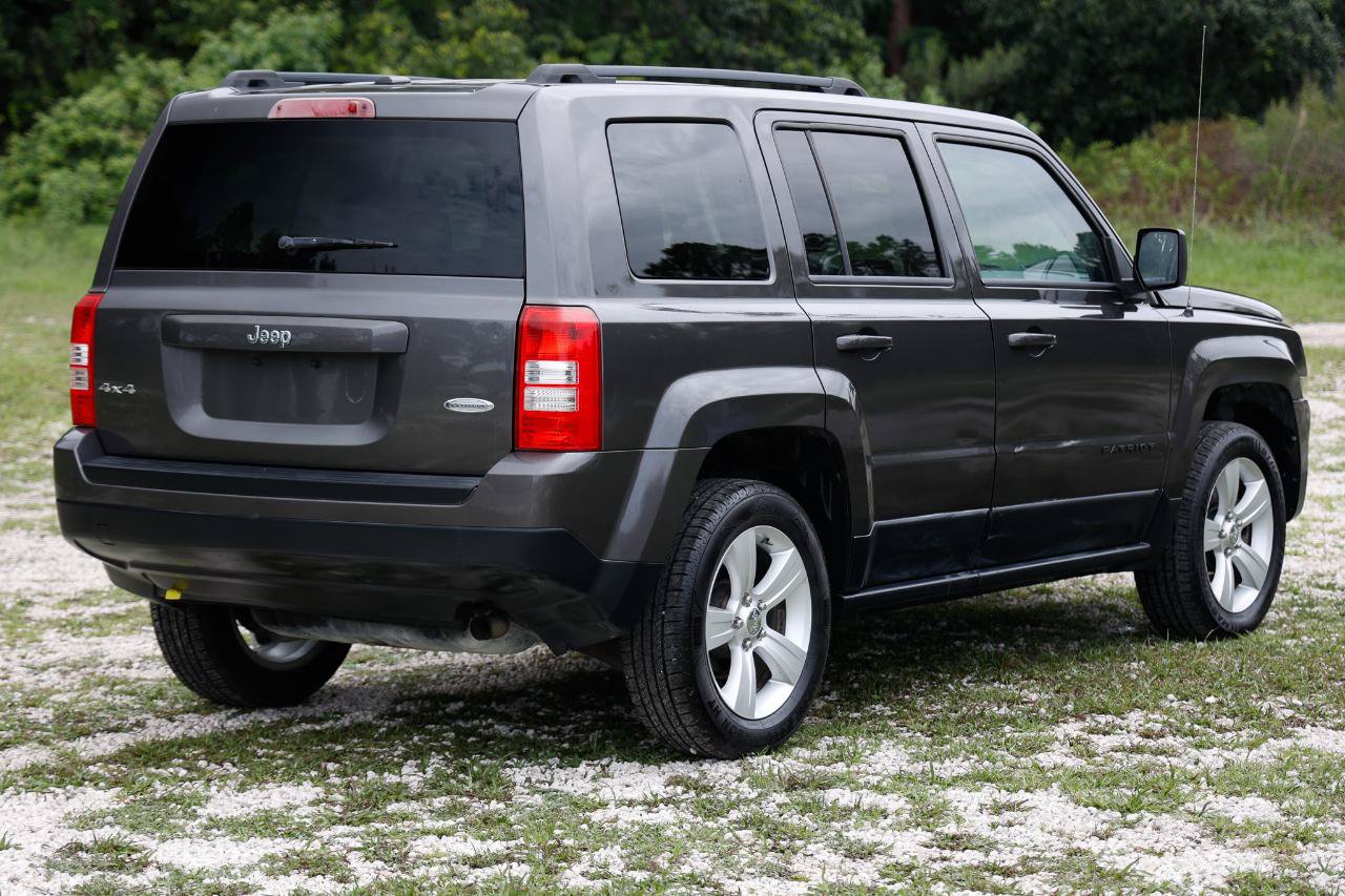 Used 2016 Jeep Patriot Latitude AWD/4WD image 11