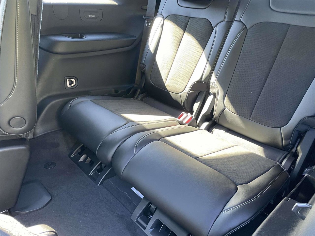 New 2025 Jeep Grand Cherokee L Altitude image 31