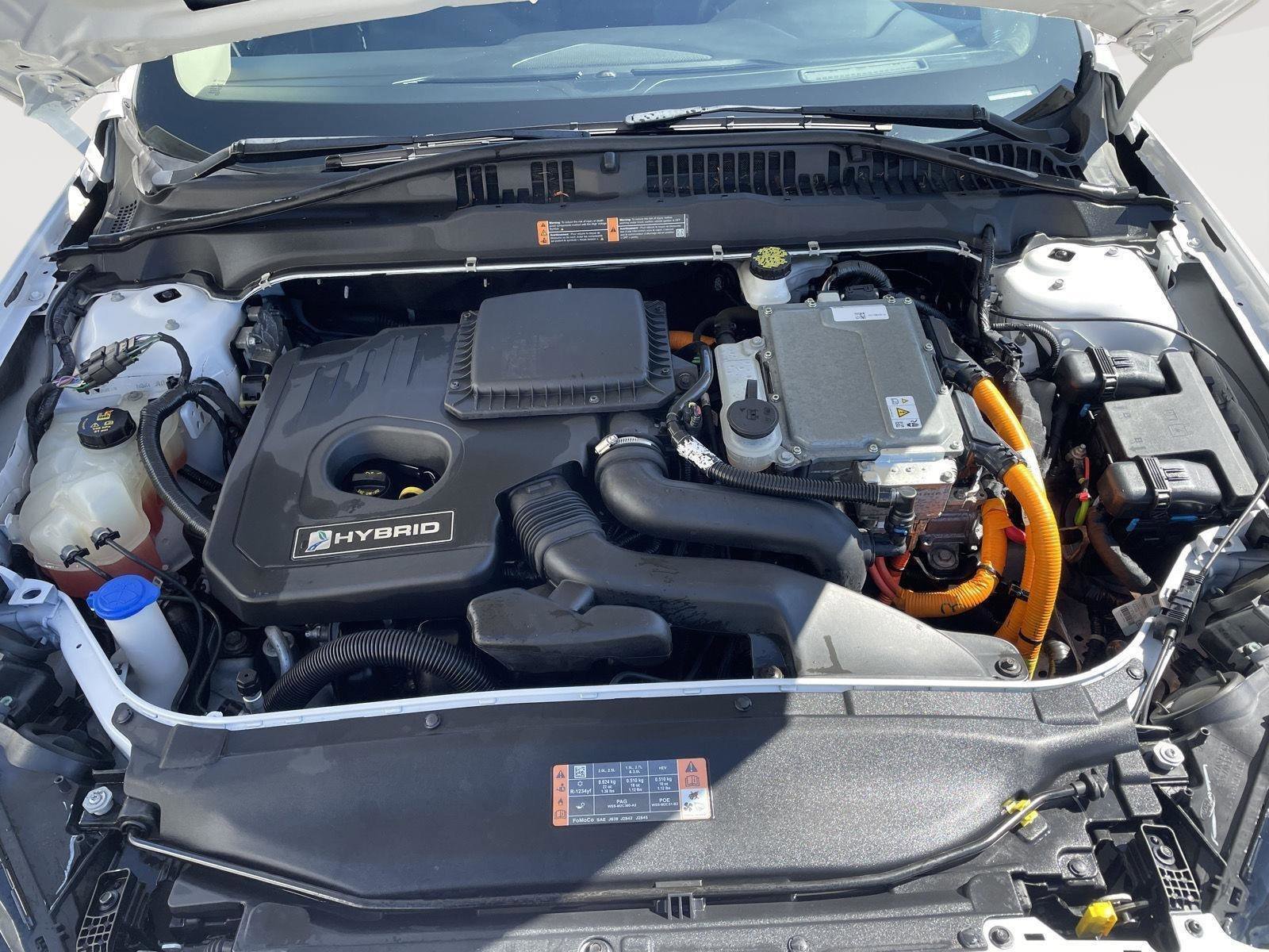 Used 2020 Ford Fusion SE image 16