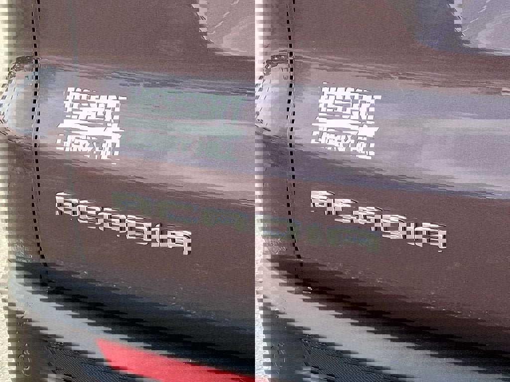 Certified 2024 GMC Acadia Elevation w/ Luxury Package image 32