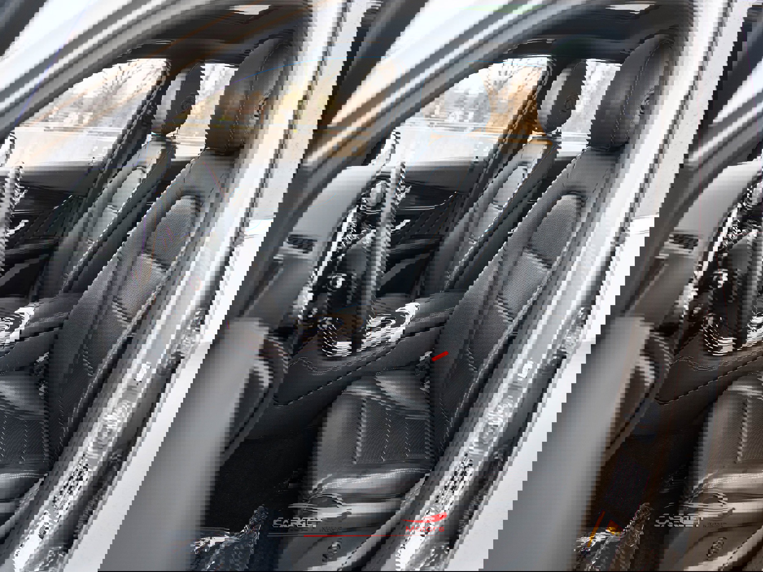 Used 2019 Mercedes-Benz GLC 300 4MATIC image 16