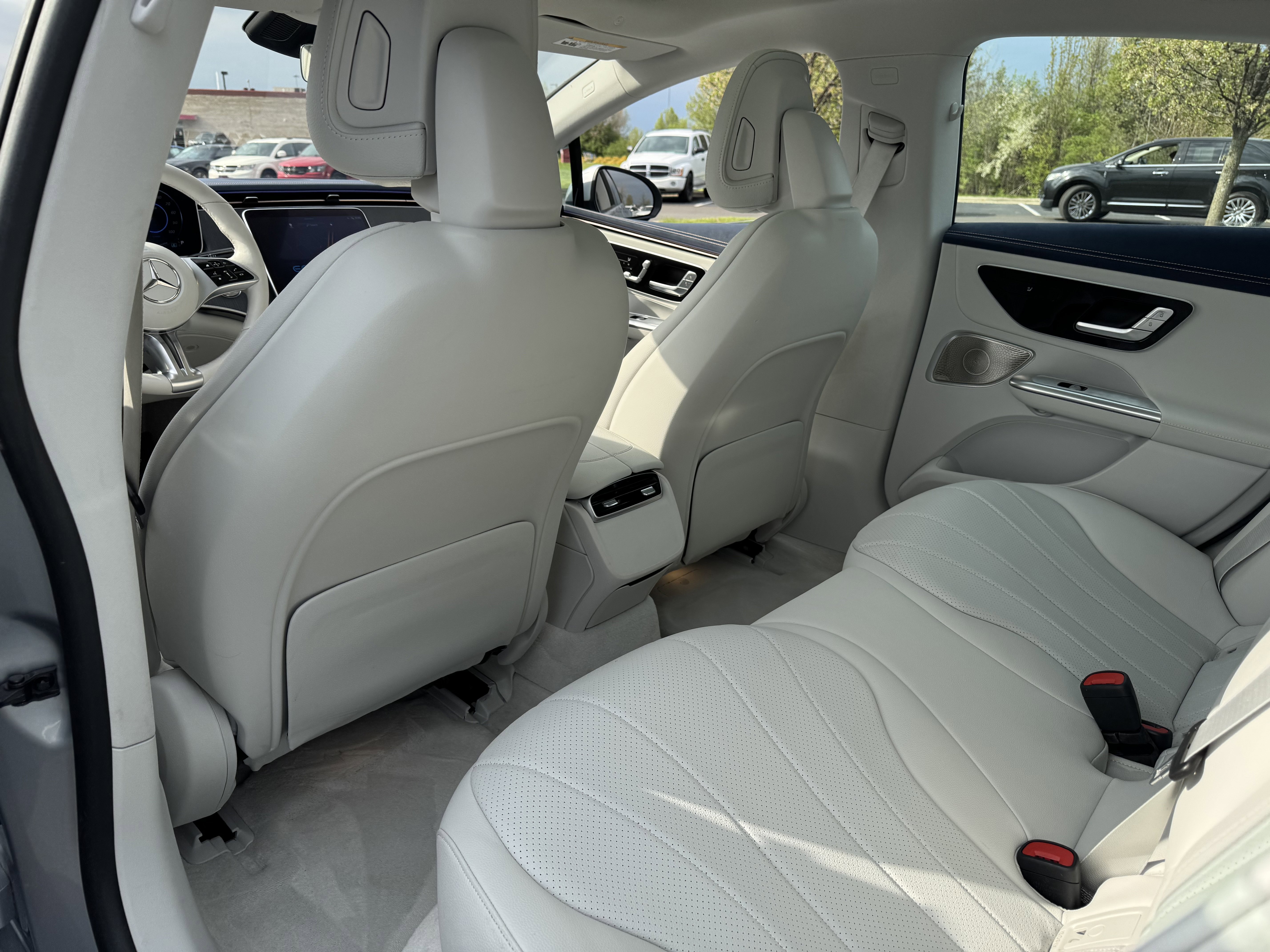 Used 2023 Mercedes-Benz EQE 350+ 4MATIC Sedan w/ Exclusive Trim Package image 18