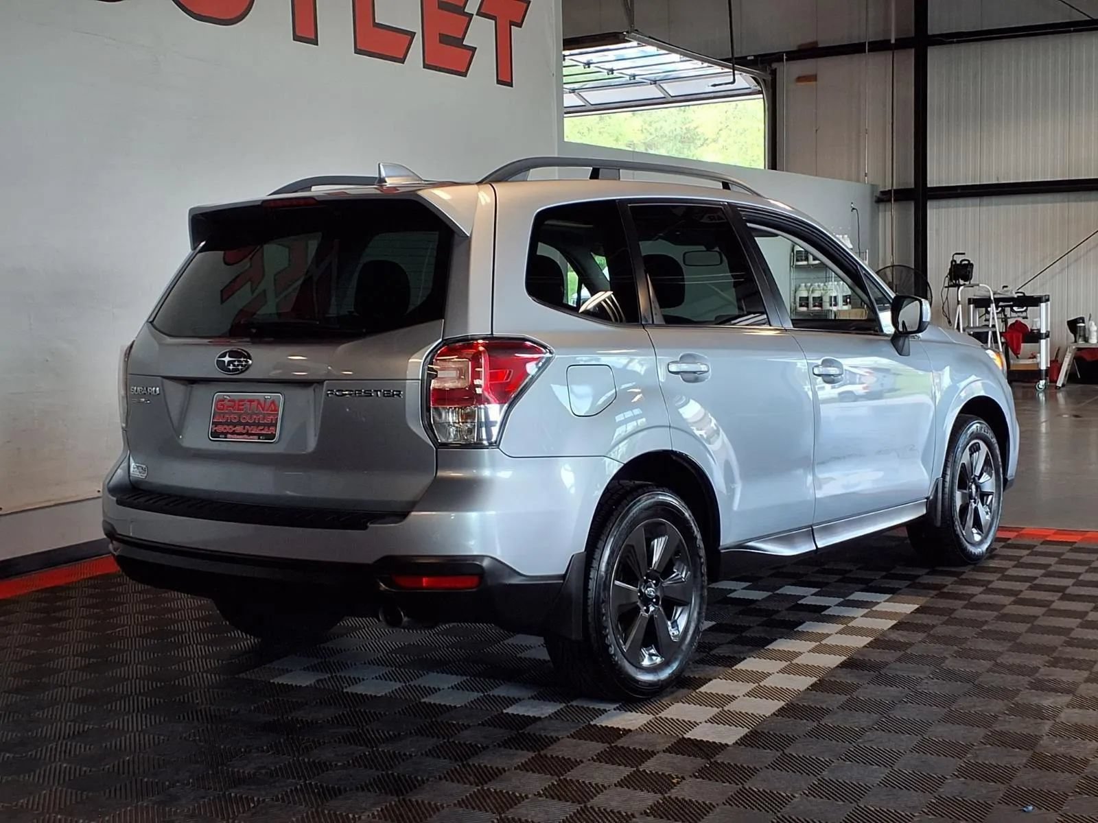 Used 2018 Subaru Forester 2.5i Limited AWD/4WD image 8