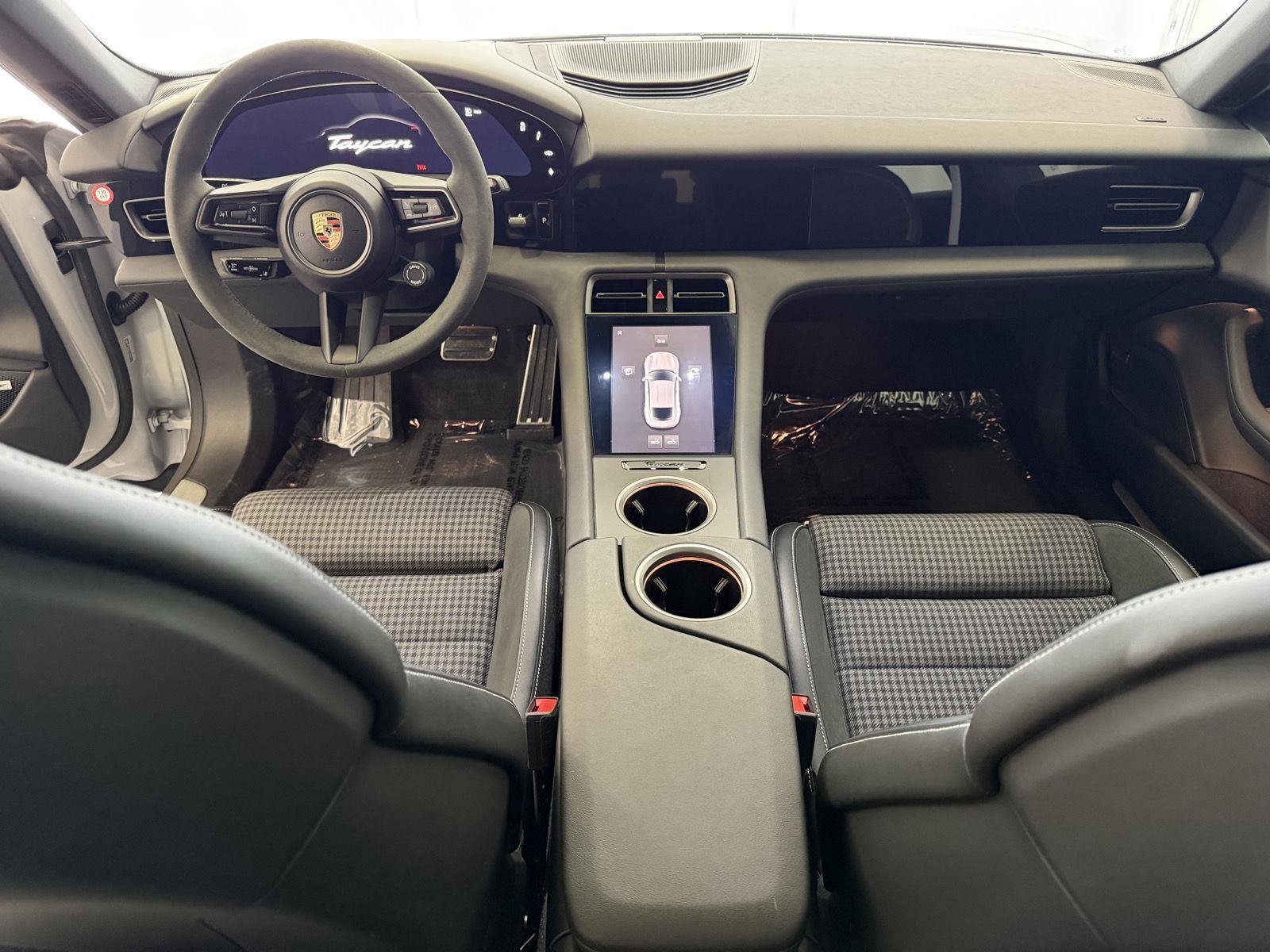 Certified 2025 Porsche Taycan image 17