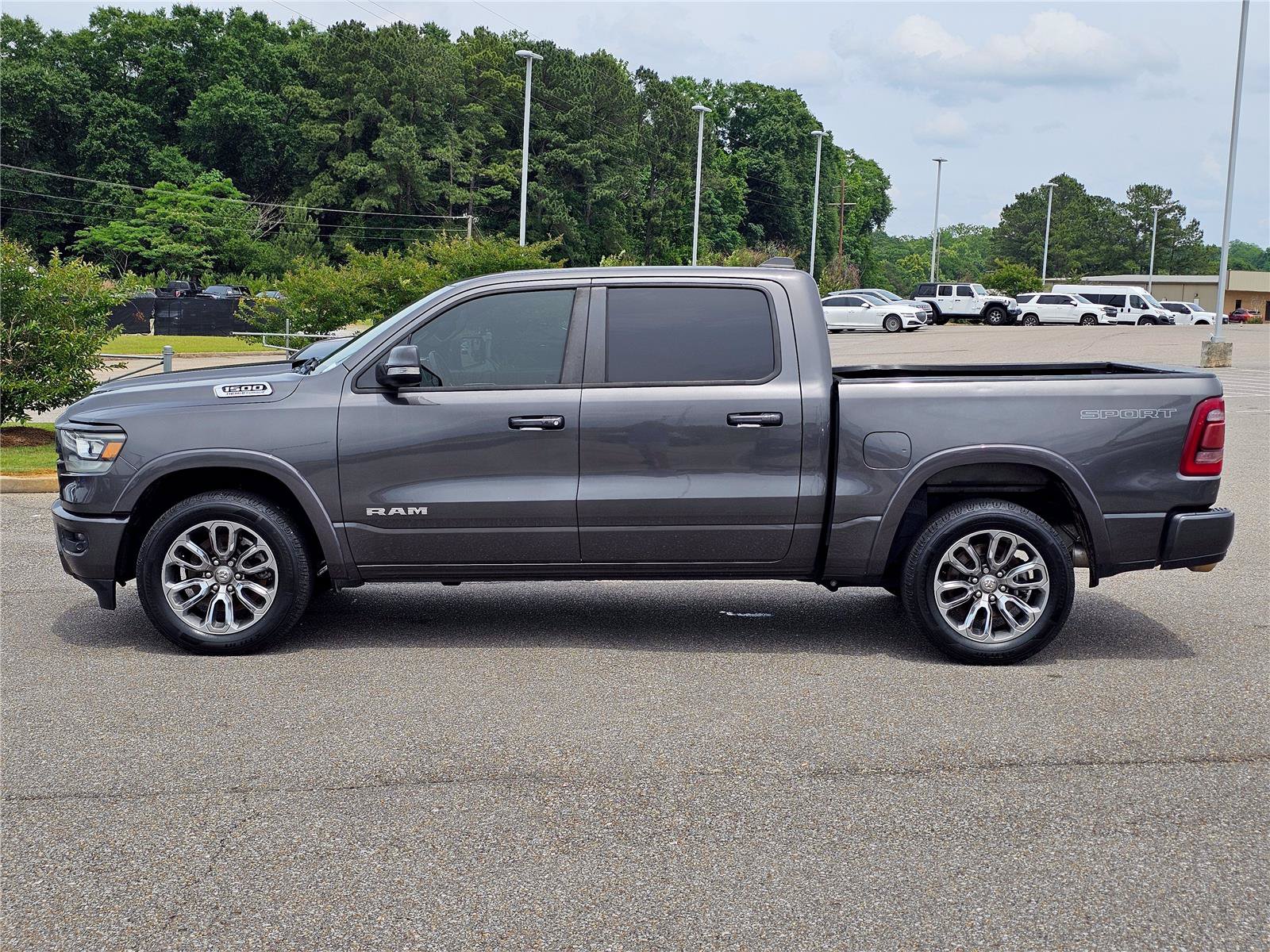 Used 2022 RAM 1500 Laramie w/ Sport Appearance Package AWD/4WD image 14
