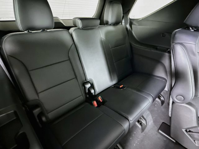 New 2027 Chevrolet Traverse LT w/ Sun and Wheel Package FWD image 29