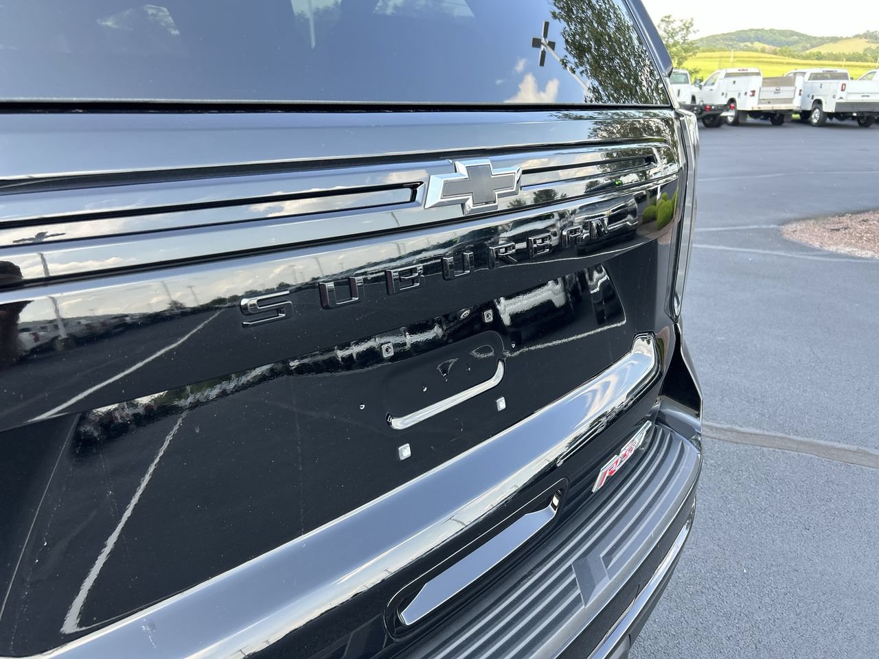 Used 2024 Chevrolet Suburban RST w/ Luxury Package AWD/4WD image 11