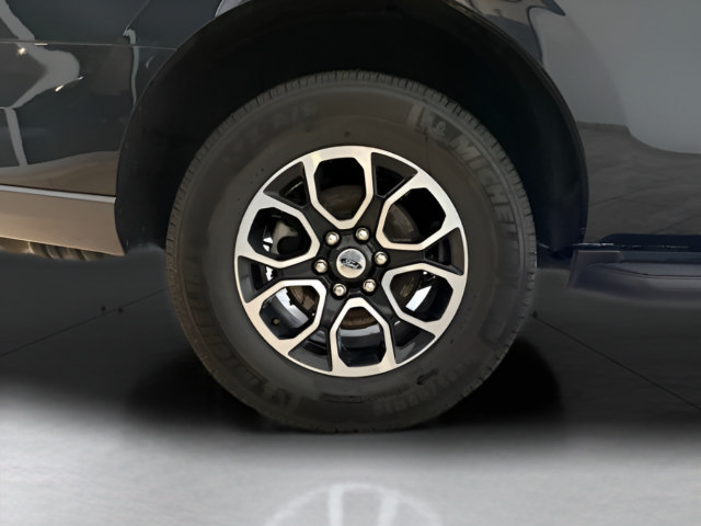Used 2024 Ford Expedition XLT AWD/4WD image 9