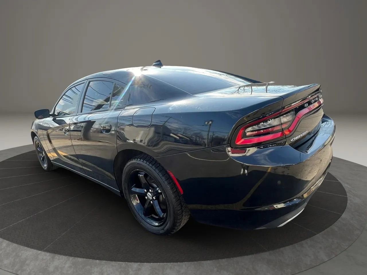 Used 2018 Dodge Charger SXT Plus image 7