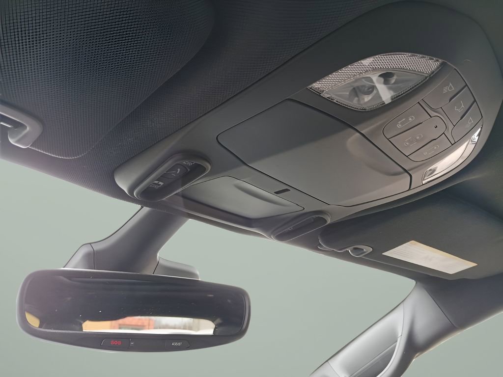 Used 2024 Chrysler Pacifica Premium image 23