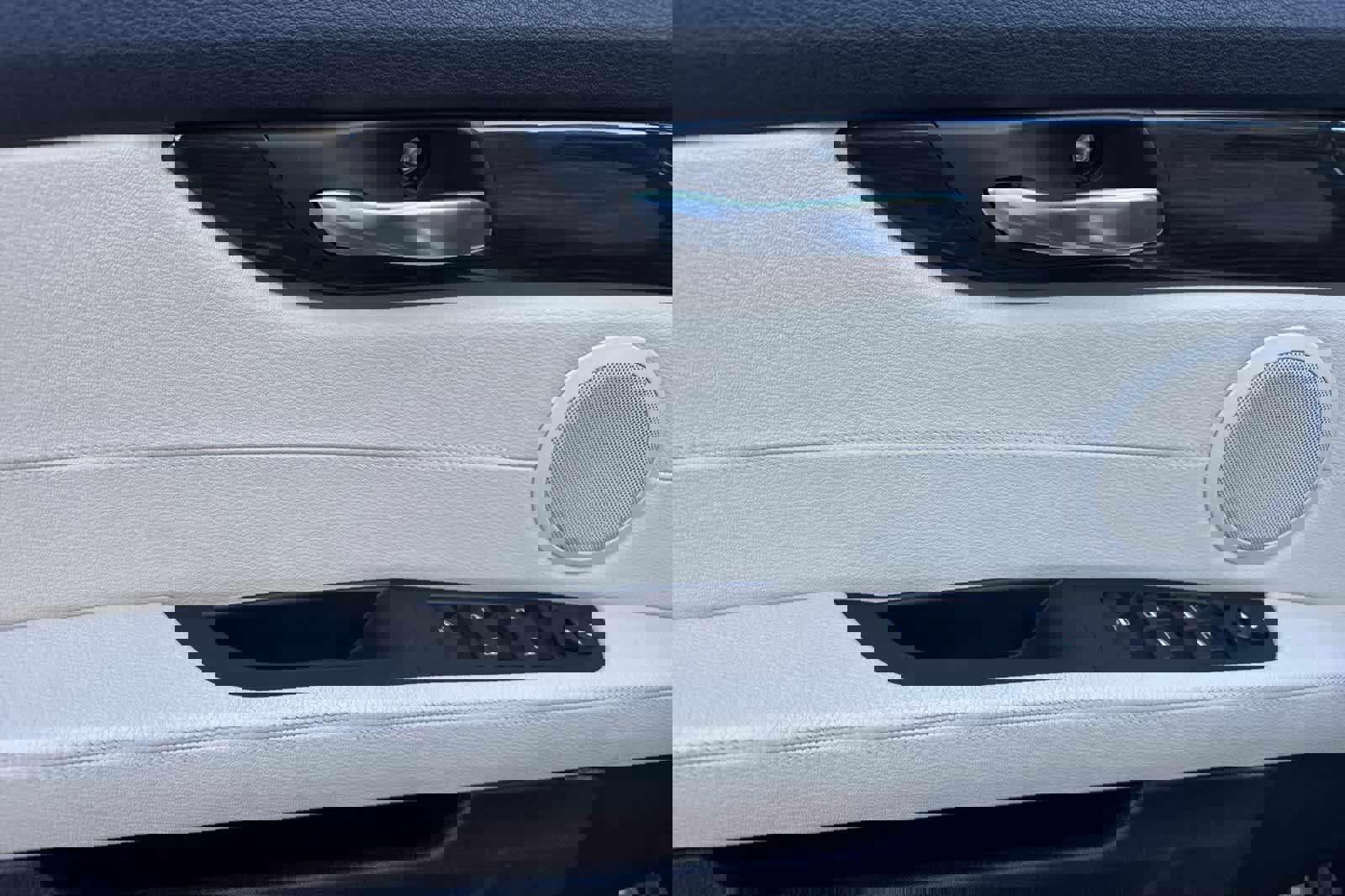 Used 2015 BMW Z4 sDrive35is image 12