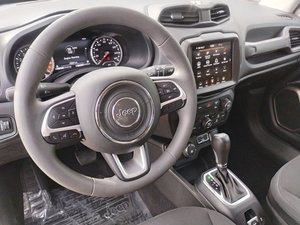 Used 2023 Jeep Renegade Latitude image 16