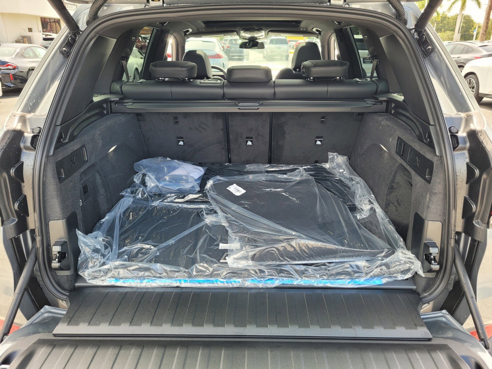 Used 2026 BMW X5 xDrive50e image 15