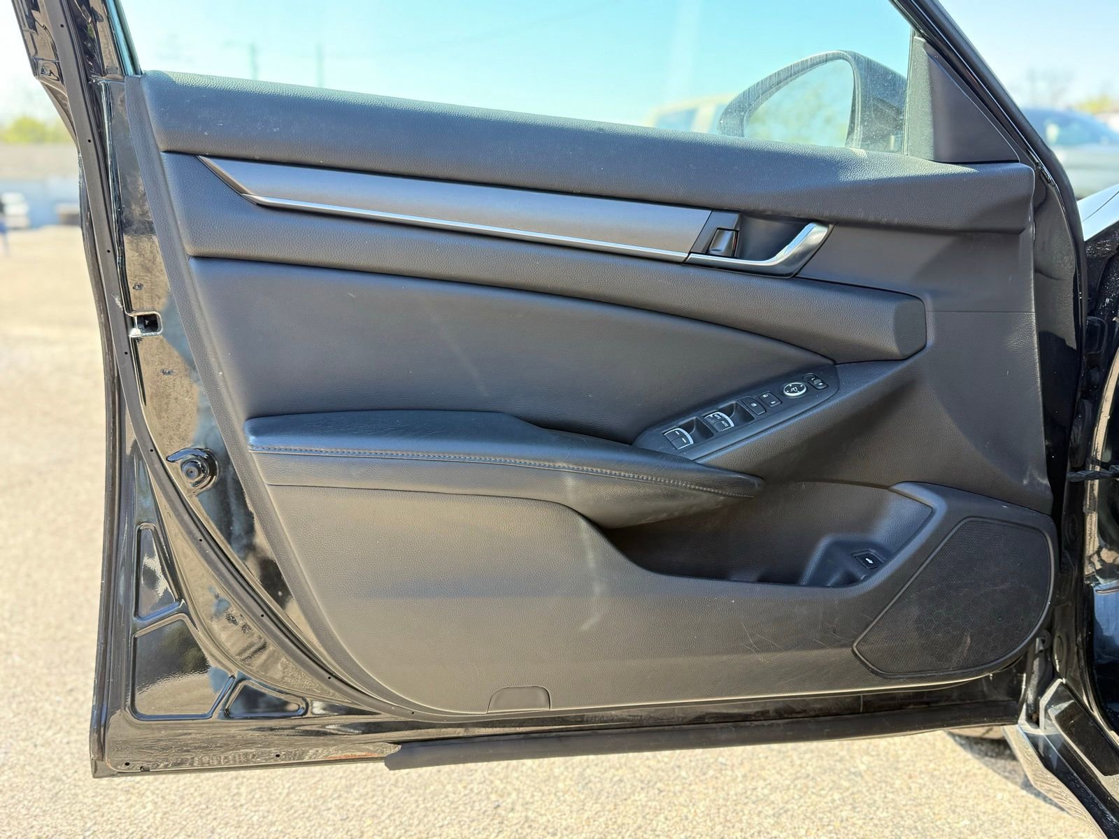 Used 2018 Honda Accord LX image 13