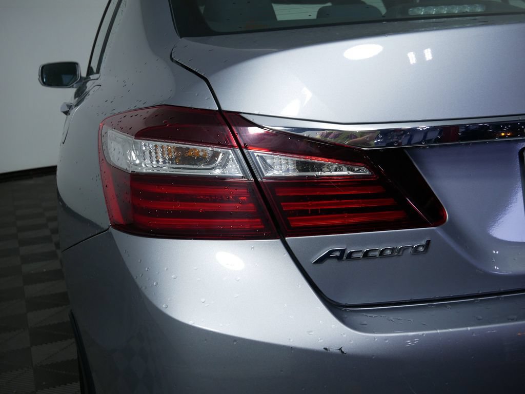 Used 2016 Honda Accord EX image 12