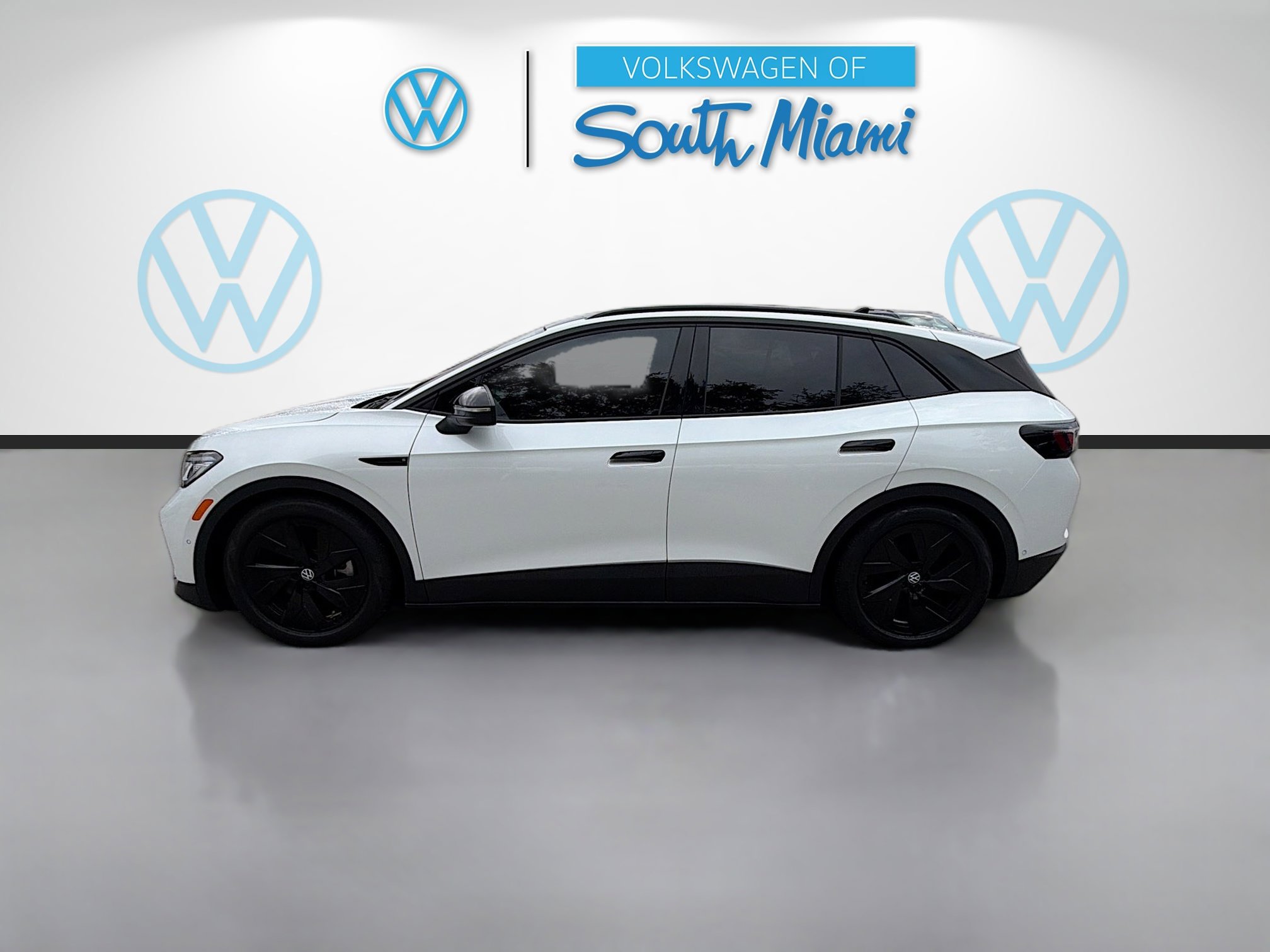 Certified 2025 Volkswagen ID.4 Pro S w/ ID.4 Black Package image 4