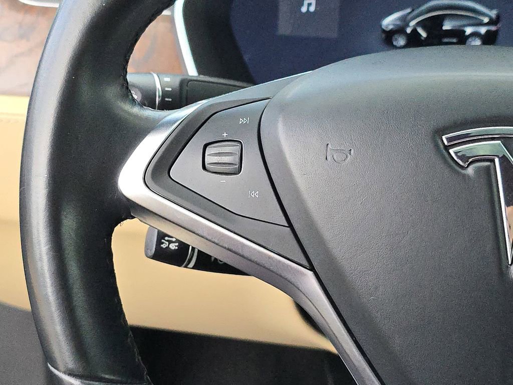 Used 2016 Tesla Model X 90D image 24