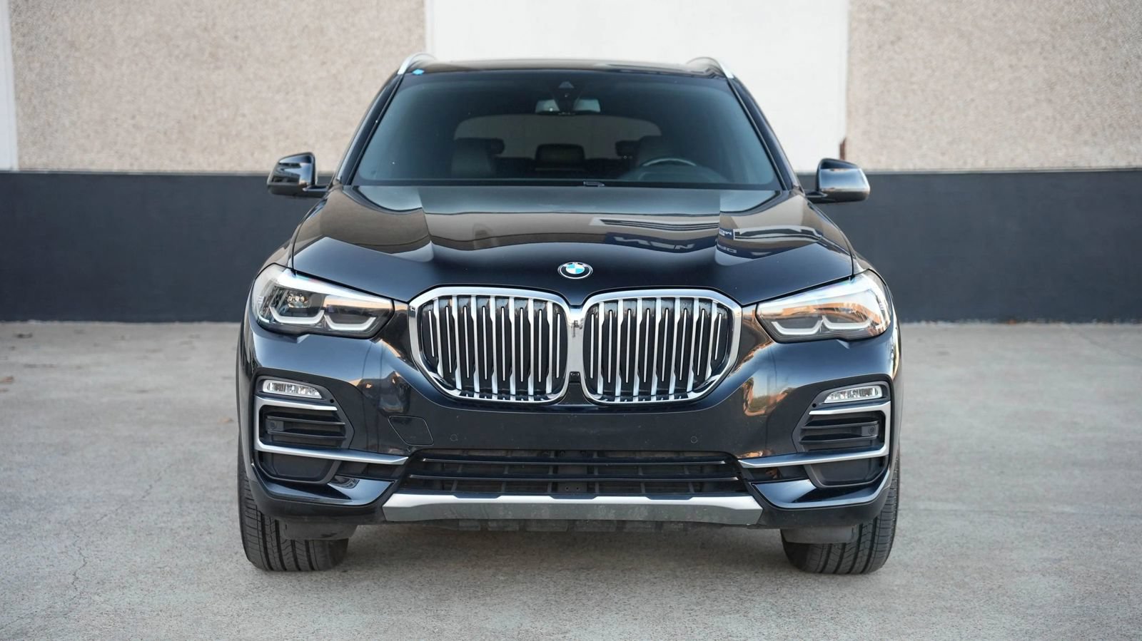 Used 2019 BMW X5 xDrive40i w/ Convenience Package AWD/4WD image 2