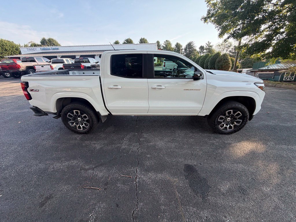 Used 2024 Chevrolet Colorado Z71 w/ Z71 Convenience Package 2 AWD/4WD image 8