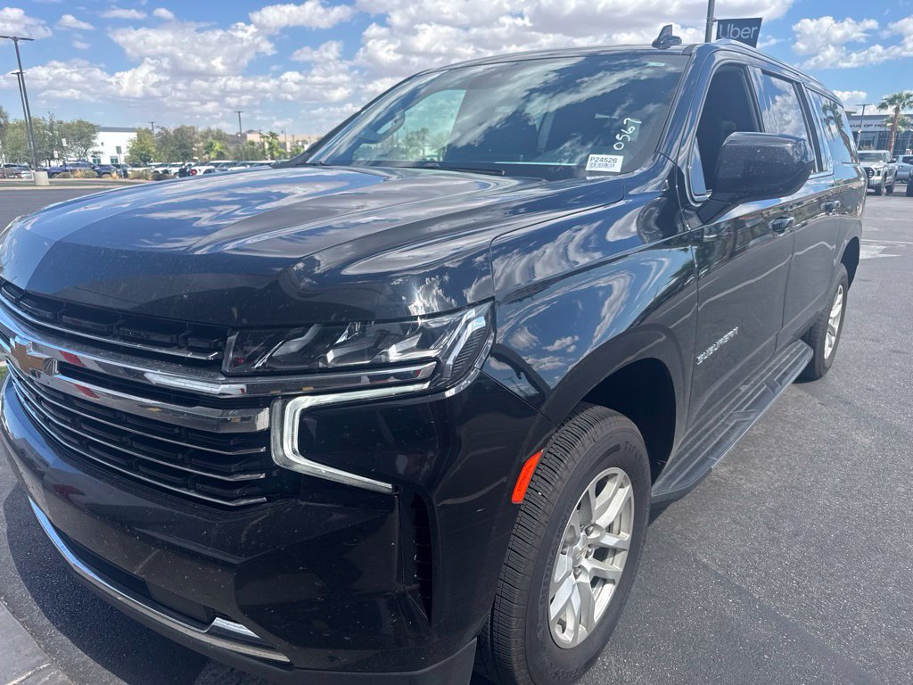 Used 2024 Chevrolet Suburban LT RWD image 1