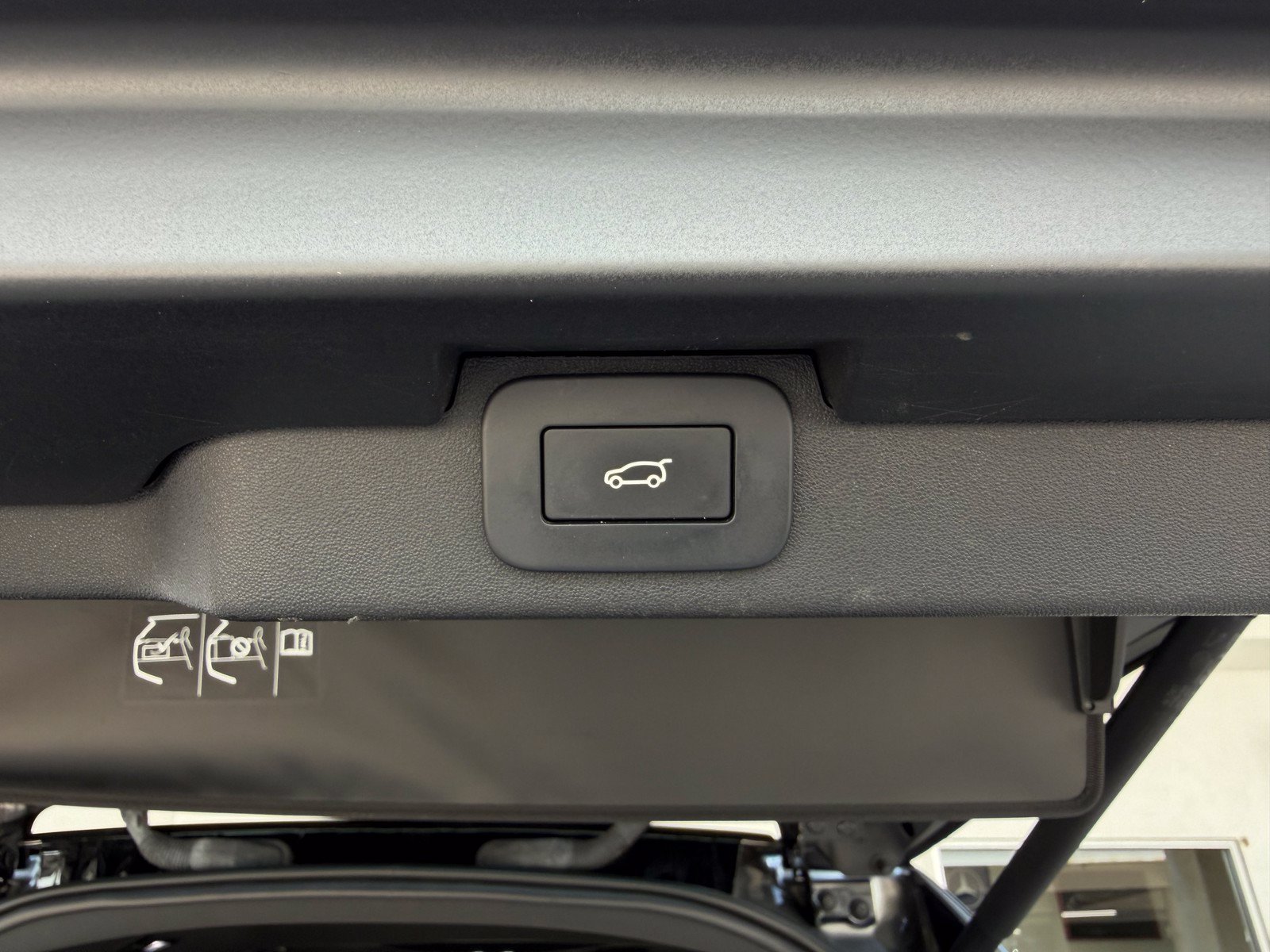 Used 2023 Land Rover Discovery S R-Dynamic AWD/4WD image 15