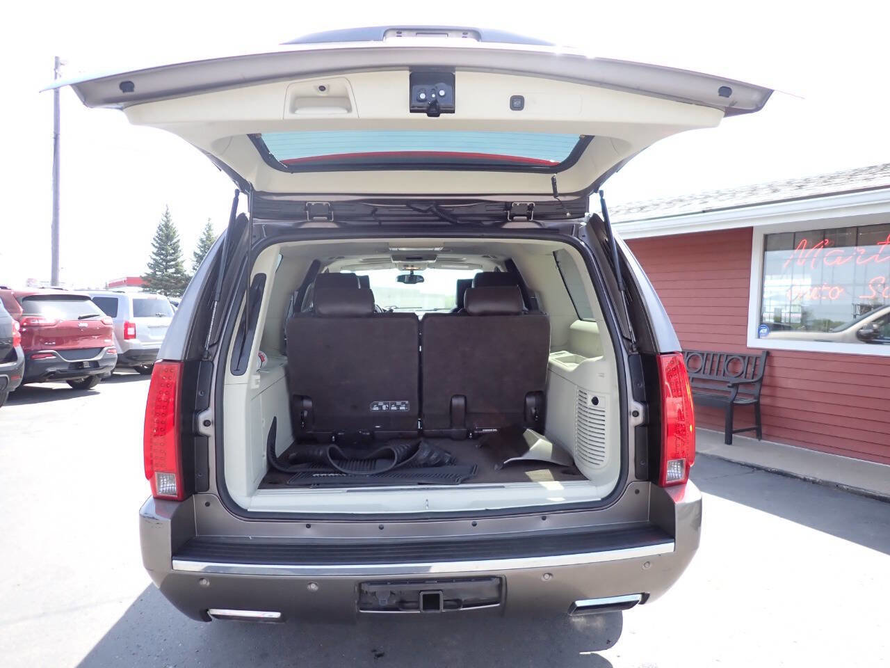 Used 2014 Cadillac Escalade ESV Platinum AWD/4WD image 5
