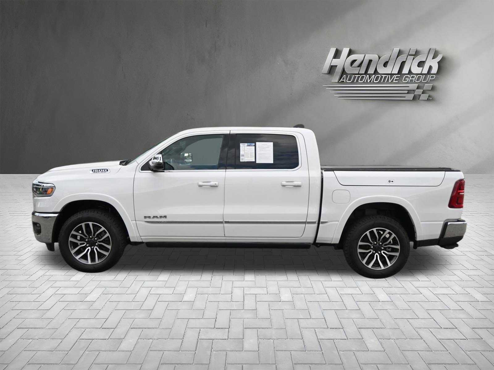 Used 2025 RAM 1500 Limited AWD/4WD image 7
