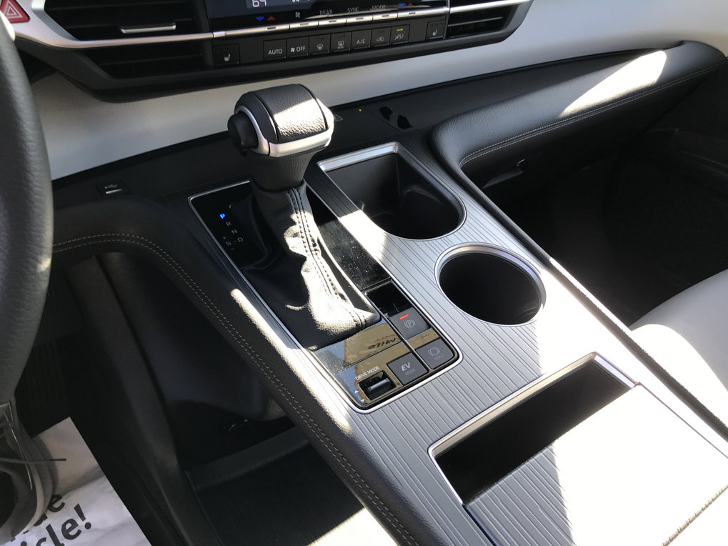 Used 2025 Toyota Sienna XLE image 24