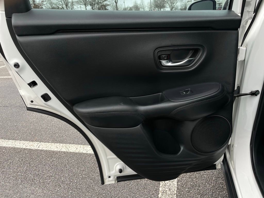 Used 2025 Honda HR-V LX image 36