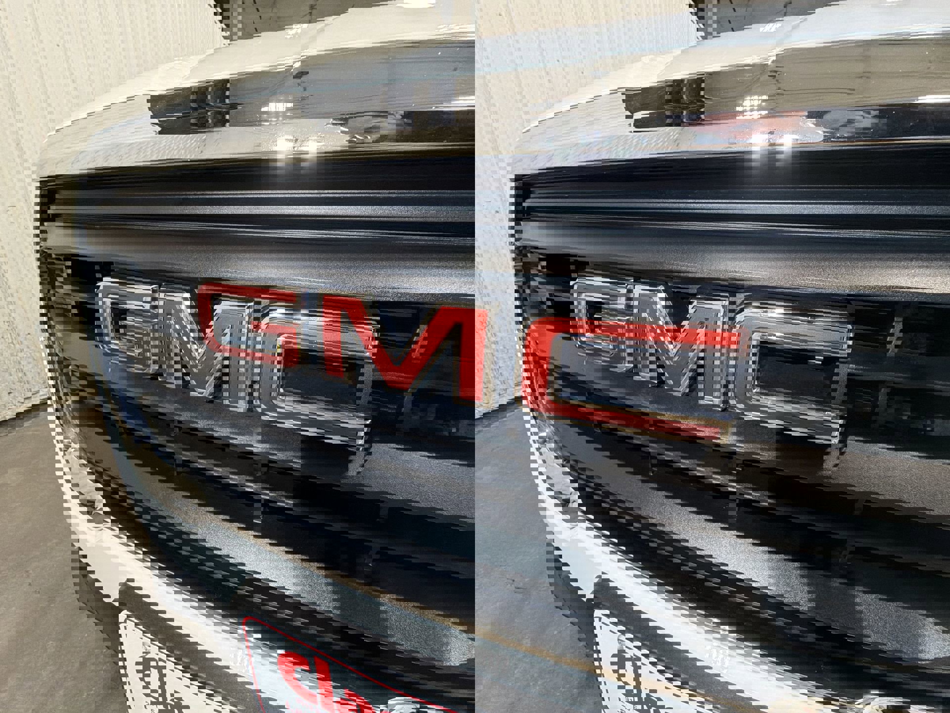 Used 2023 GMC Terrain SLE w/ Driver Convenience Package image 28